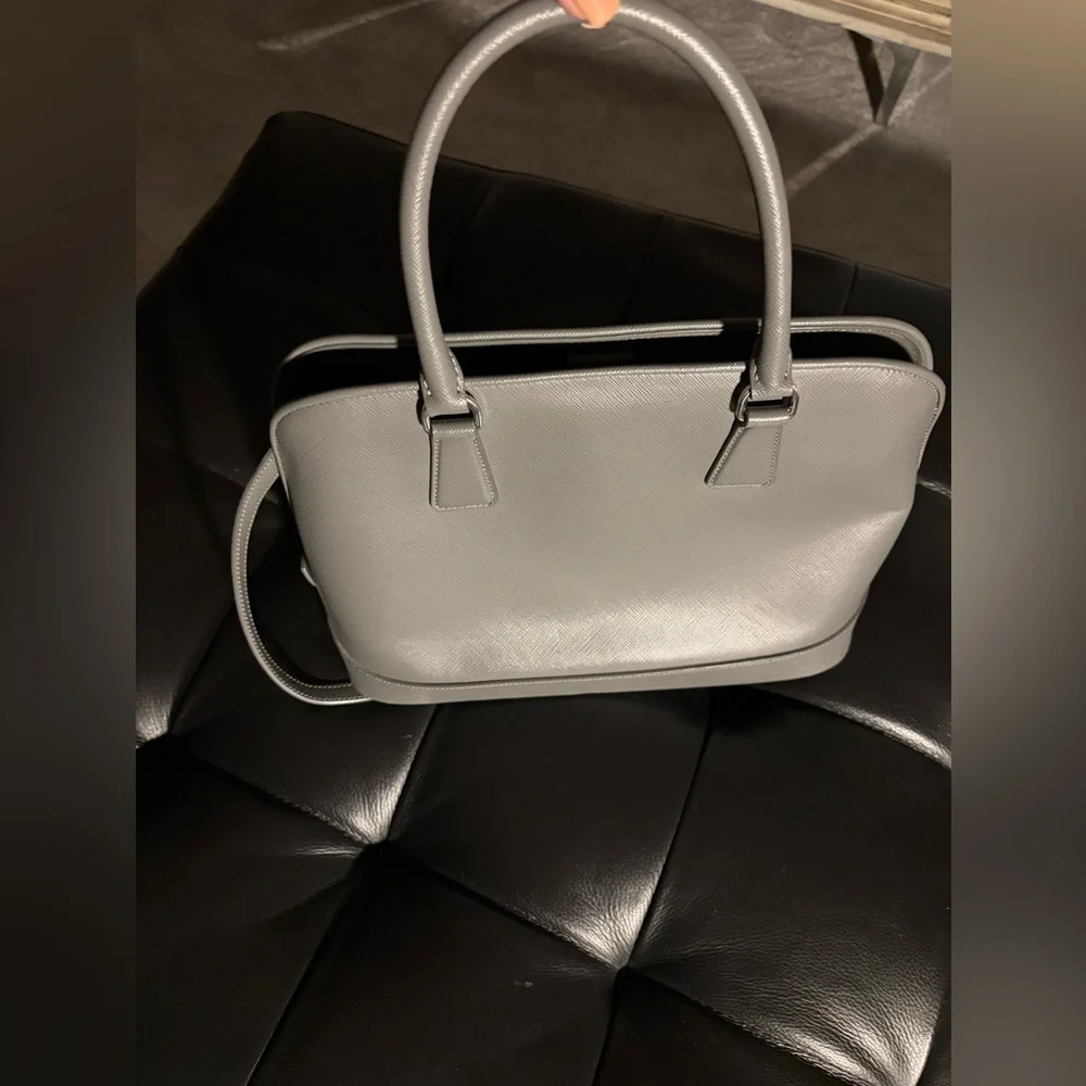 Gray purse - Picture 2 of 8